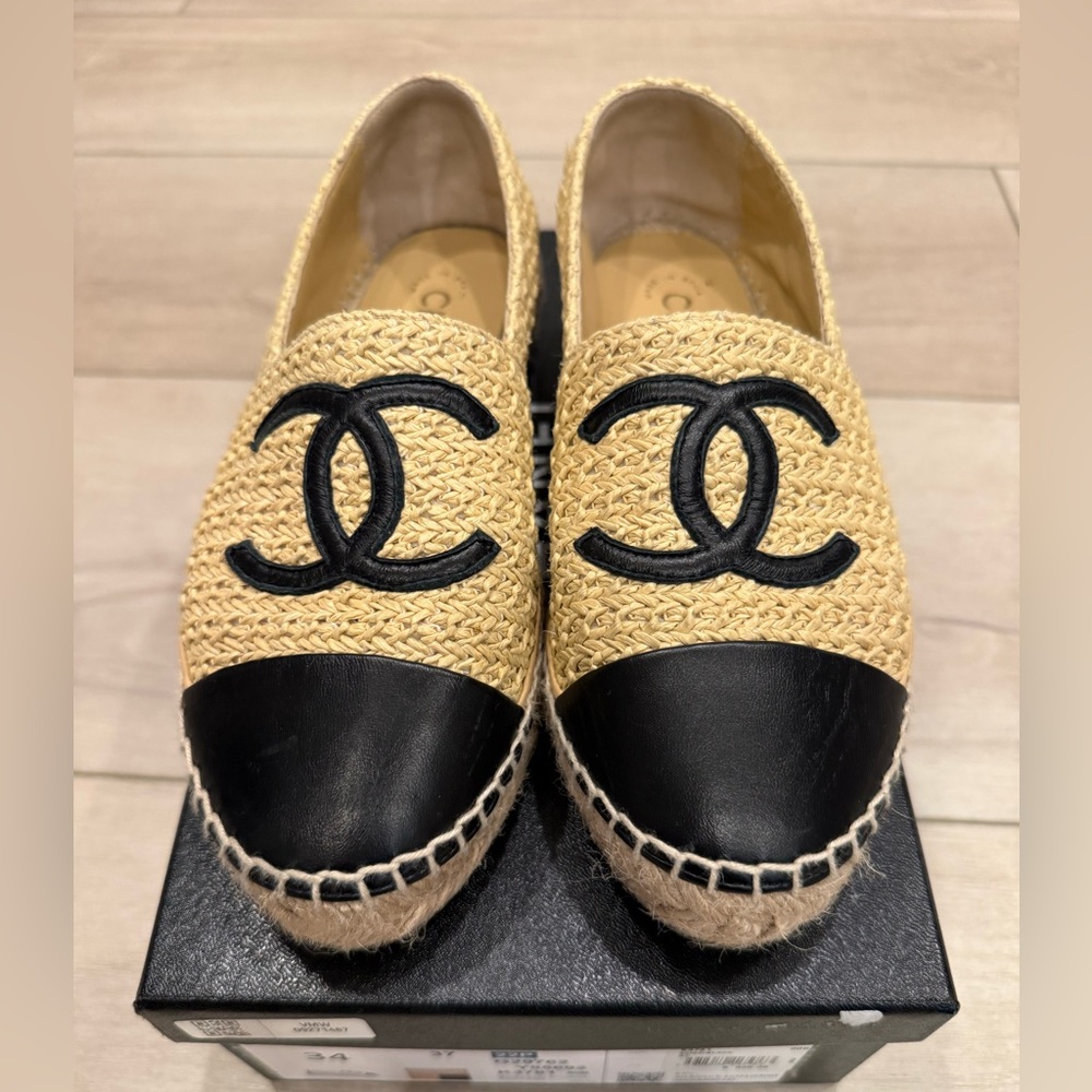 CHANEL 22P Raffia Espadrilles Beige/Black Size 37 – Rare & Gently Worn